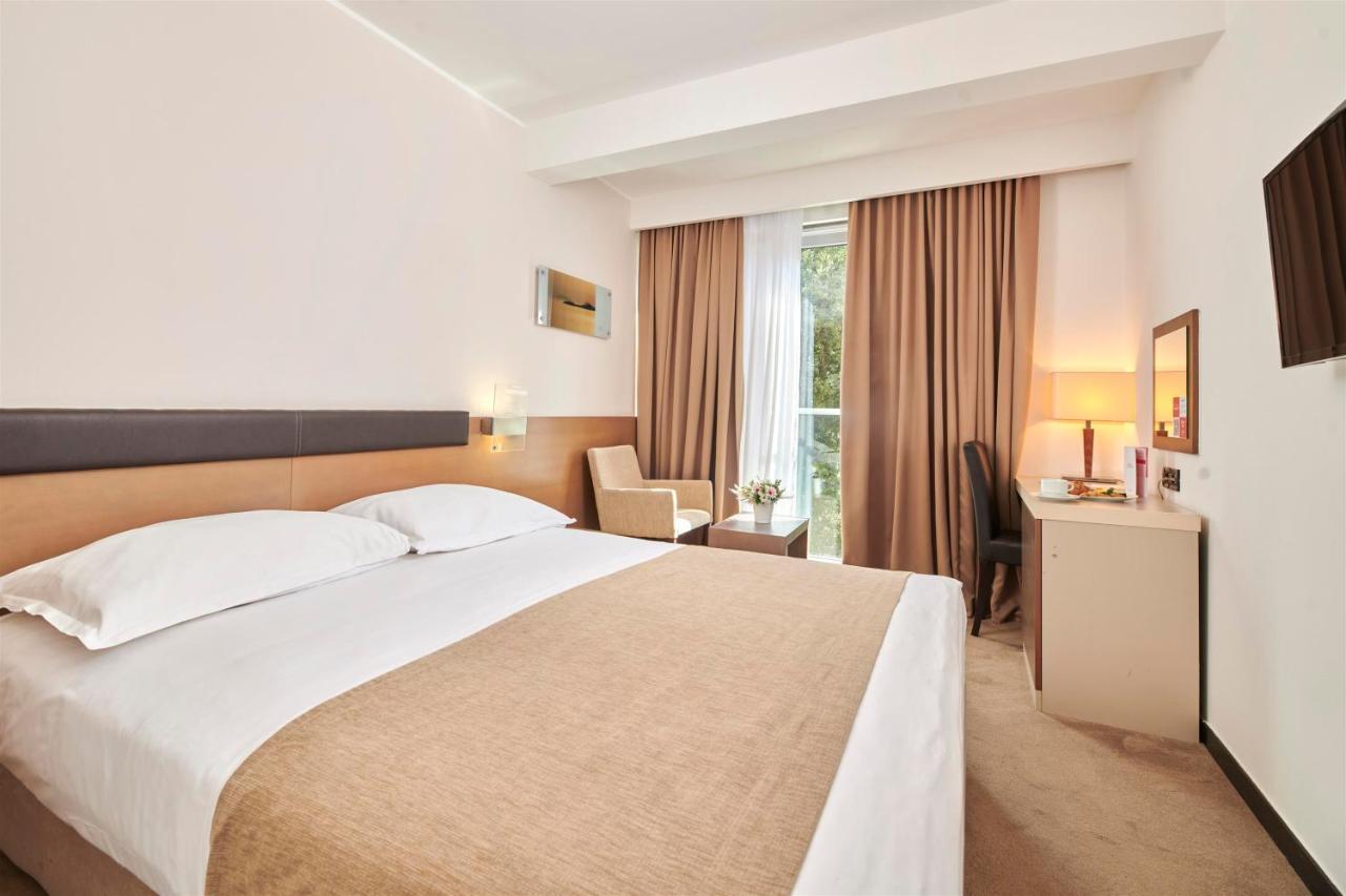 Hotel Molindrio Plava Laguna Porec Esterno foto