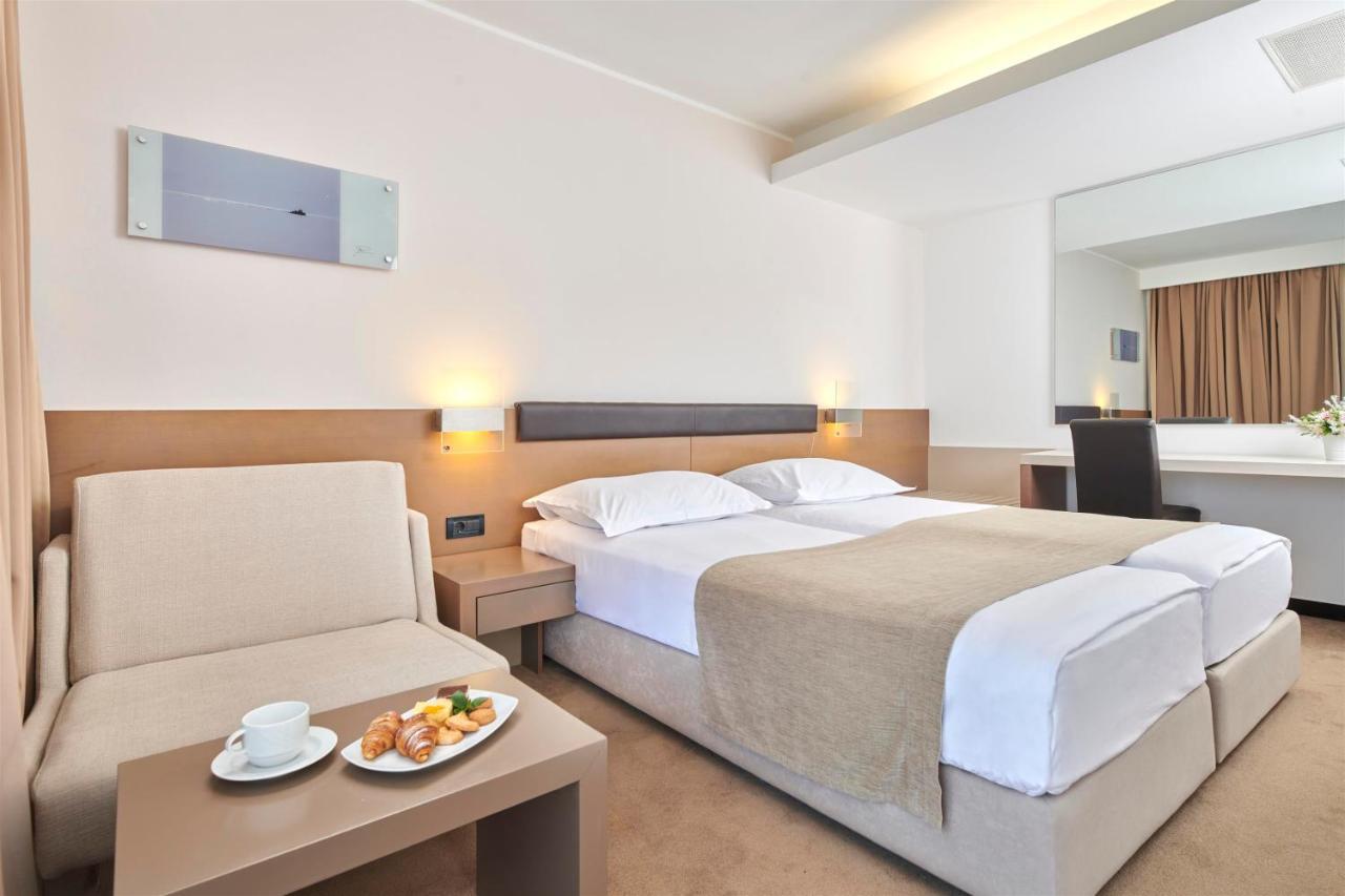 Hotel Molindrio Plava Laguna Porec Esterno foto